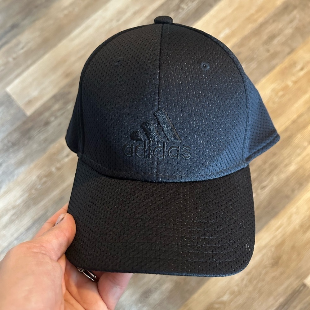 Adidas Black Hat Black Logo Flexfit Cap L/XL
